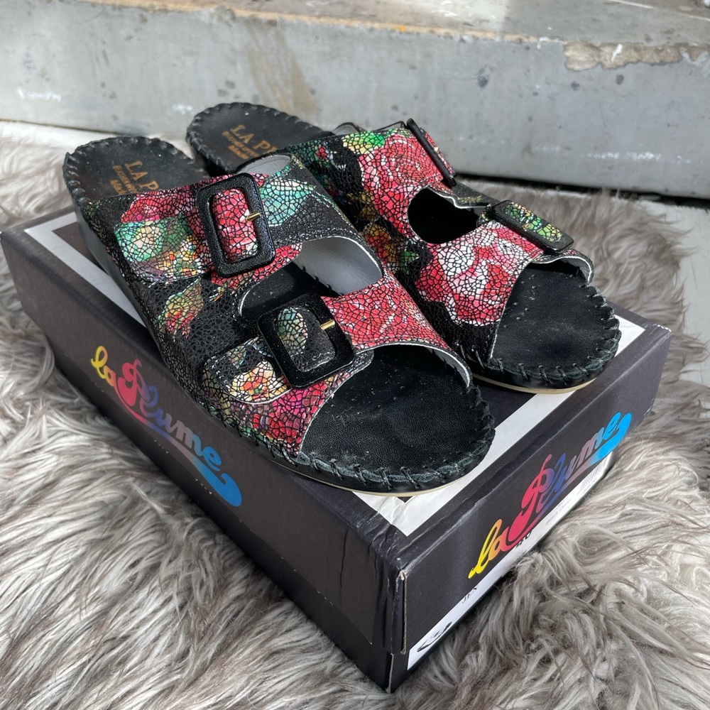 La Plume “The Golden Shoe” Black Deco Jen Sandal - NEW